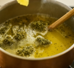 ¿Cómo hacer mantequilla de cannabis CBD?